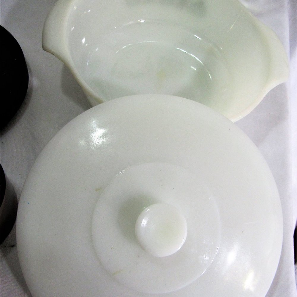 FIRE KING ANCHOR HOCKING OVENWARE MILK GLASS CASSEROLE + COVER MEADOW GREEN 9" - Picture 5 of 10